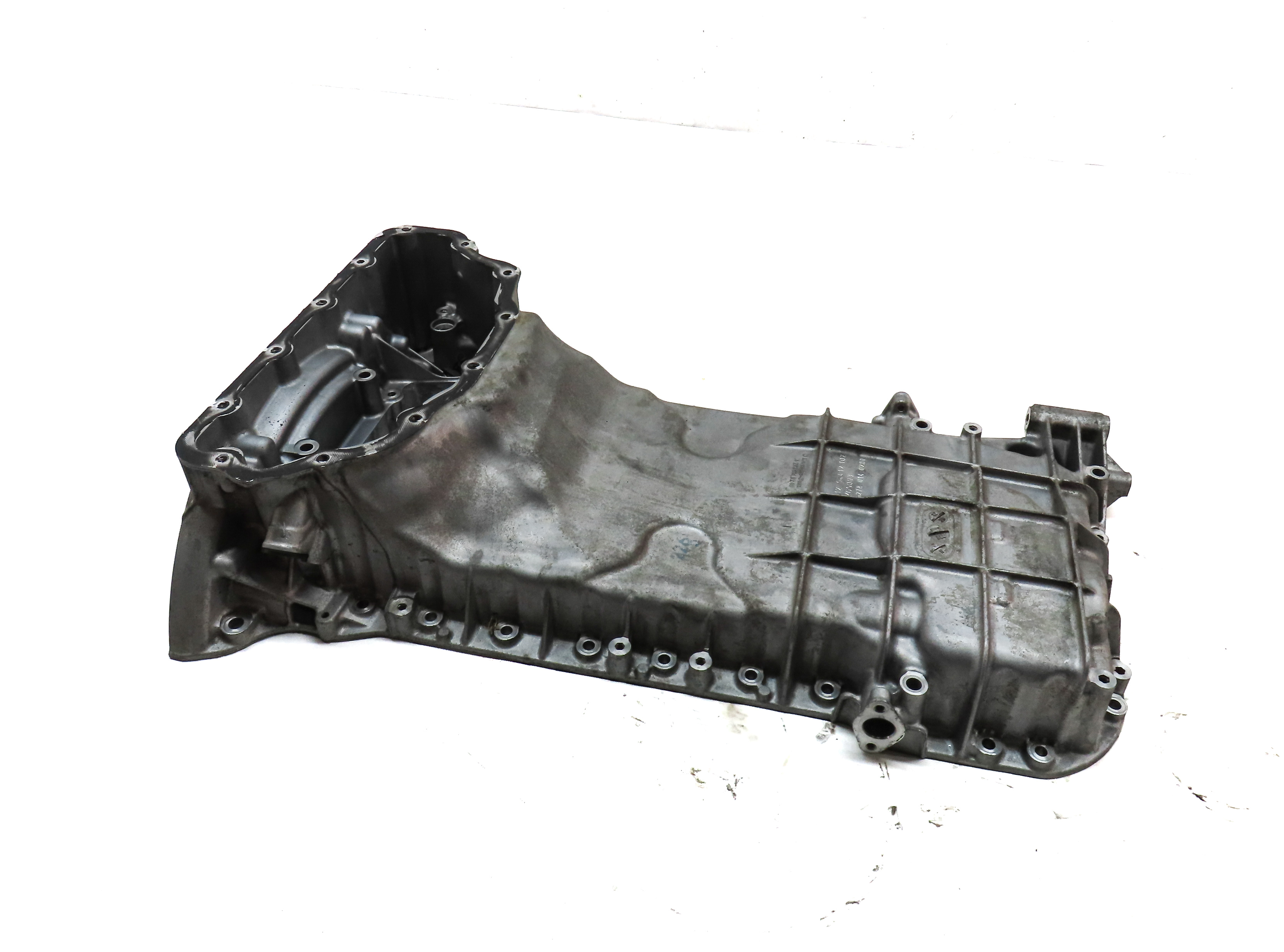 2012-2020 MERCEDES E550 GL450 GL550 ML550 SL550 CLS550 - 4.6L V8 UPPER OIL PAN — exact item pictured